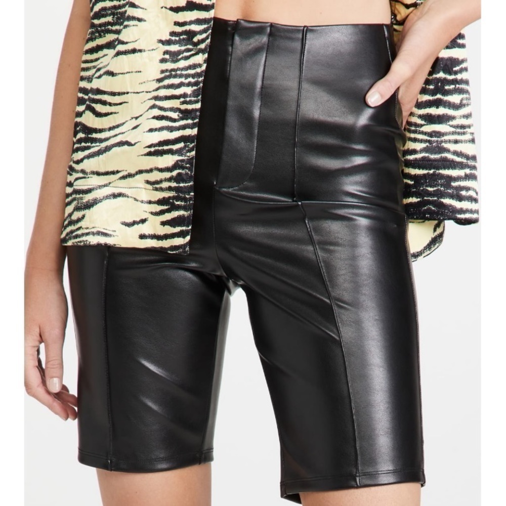 NWT Good American Better Than Leather Seamed High Rise Biker Shorts
